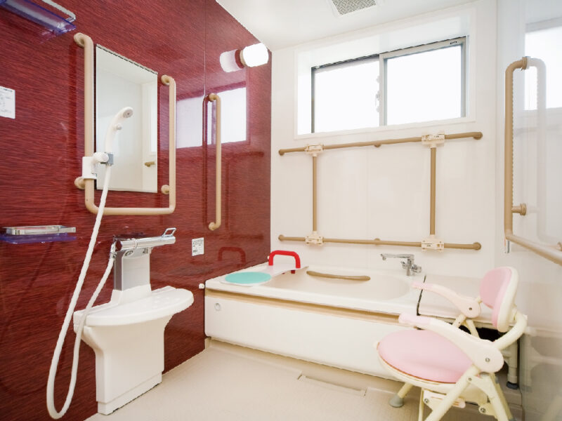 ふるーら泉_富士宮市介護付き有料老人ホーム_手すり付きで安心して入局できる個浴