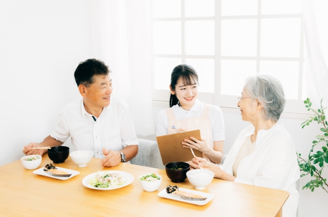 静岡老人ホーム紹介タウンYAYA_自立型の老人ホームとは