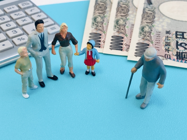 静岡老人ホーム紹介タウンYAYA_老人ホームと介護施設の違いとは